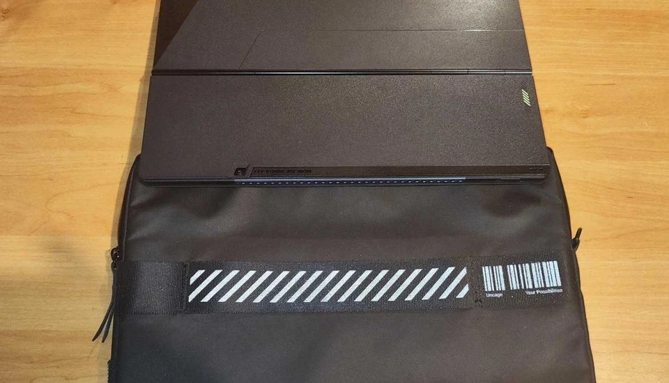 Asus Vivobook 13.3" Slate t3300 OLED tablet laptop hybrid with windows 11 - Image 2 of 4