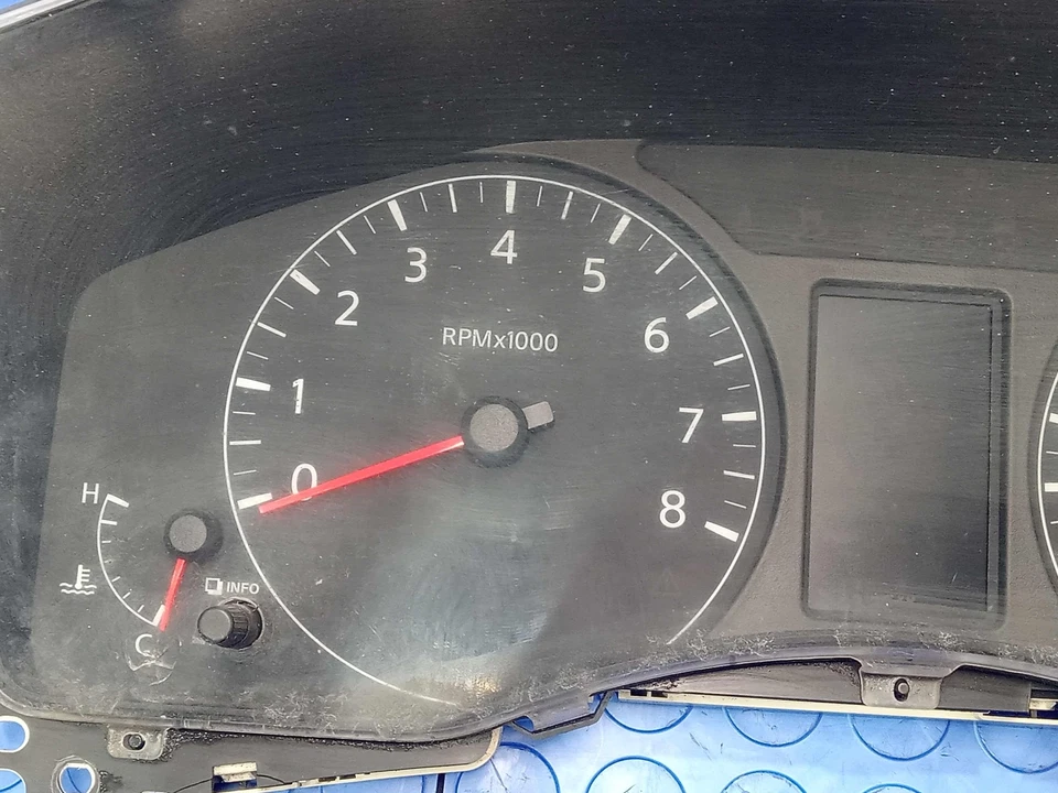 Velocímetro de cuadro de instrumentos 12 Nissan NV1500 NV2500 NV3500 295 K OEM Foto 2 de 4