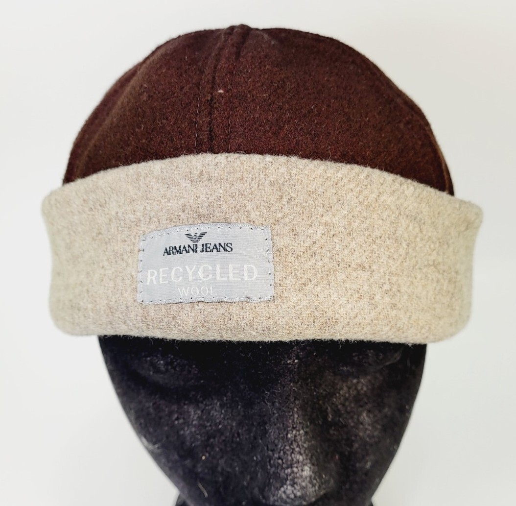 帽子 00s ARMANI Navy Wool Beanie 帽子 00s ARMANI Navy Wool Beanie Navy blue Wool beanie