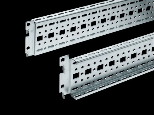 Rittal TS 8612.080 TS Punched Section w/ Mounting Flange, 17 x 73 mm, 8612080 - 第 1/1 張圖片