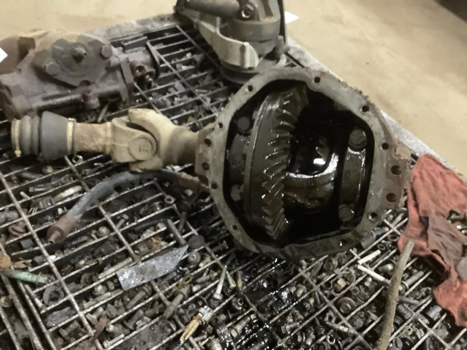 Carrier Front Axle From 8501 GVW 4.10 Ratio Fits 83-97 FORD F250 PICKUP 347741 - Image 3 of 4