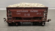 SOUTHERN PACIFIC HO SCALE MODEL ORE CAR  SOUTHERN PACIFIC  # 140