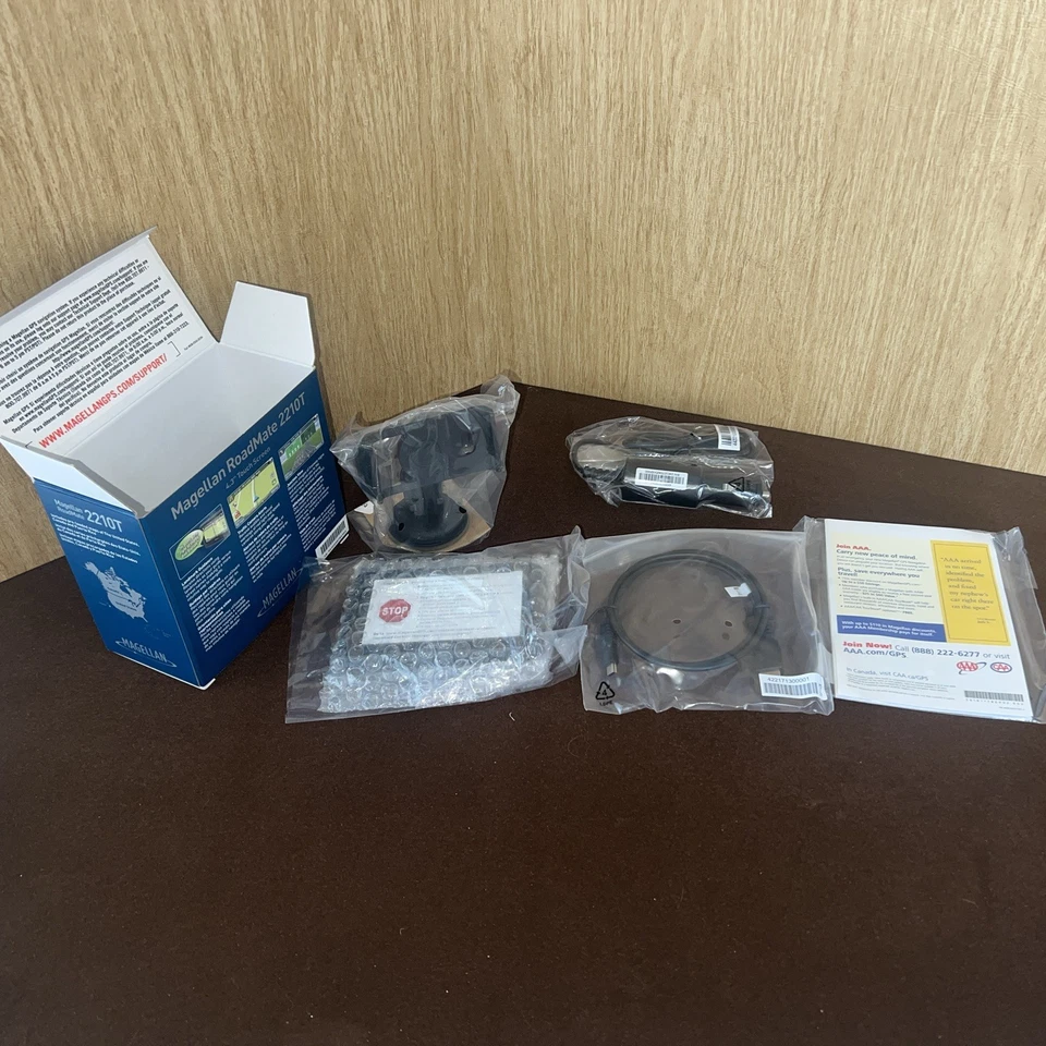 Magellan Roadmate 2210T 4.3" GPS System USA Bundle- NEW IN BOX - Image 4 of 4