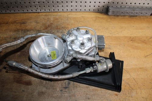1988 Audi 90 fuel distributor 034133353C 0438121049 0438101029 - Picture 15 of 19