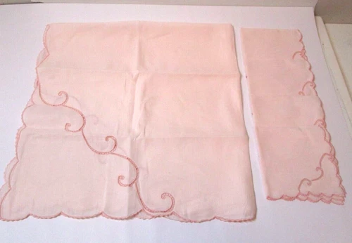 Vintage Irish Linen Tea Cloth & 4 Napkins Simpliticy Pink