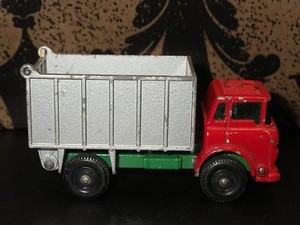 1960s MATCHBOX TOYS # 26 G.M.C. TIPPER TRUCK  
