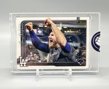 Max Muncy #378 - 2025 Topps Series 2 Golden Mirror Image Variation SP SSP