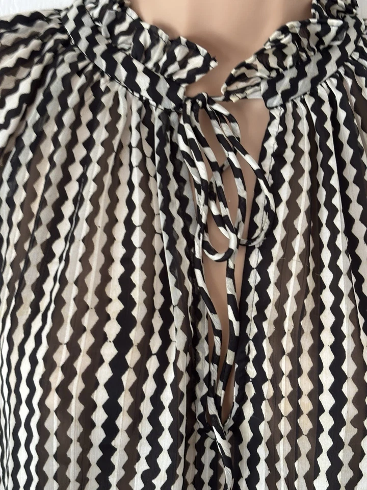 H&M Black/ Cream Chevron Print Pussy Bow Tie Blouse Size 10-12 Bnwt - Image 2 of 4