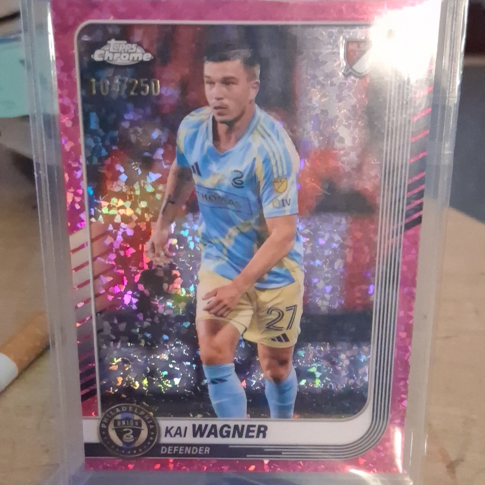 Topps Chrome 2025 Exclusive Pink Pulsar Messi Eze Steuckers Rodrygo Wagner RC view 19