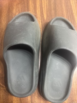 Men s Black Yeezy Slides Size 8