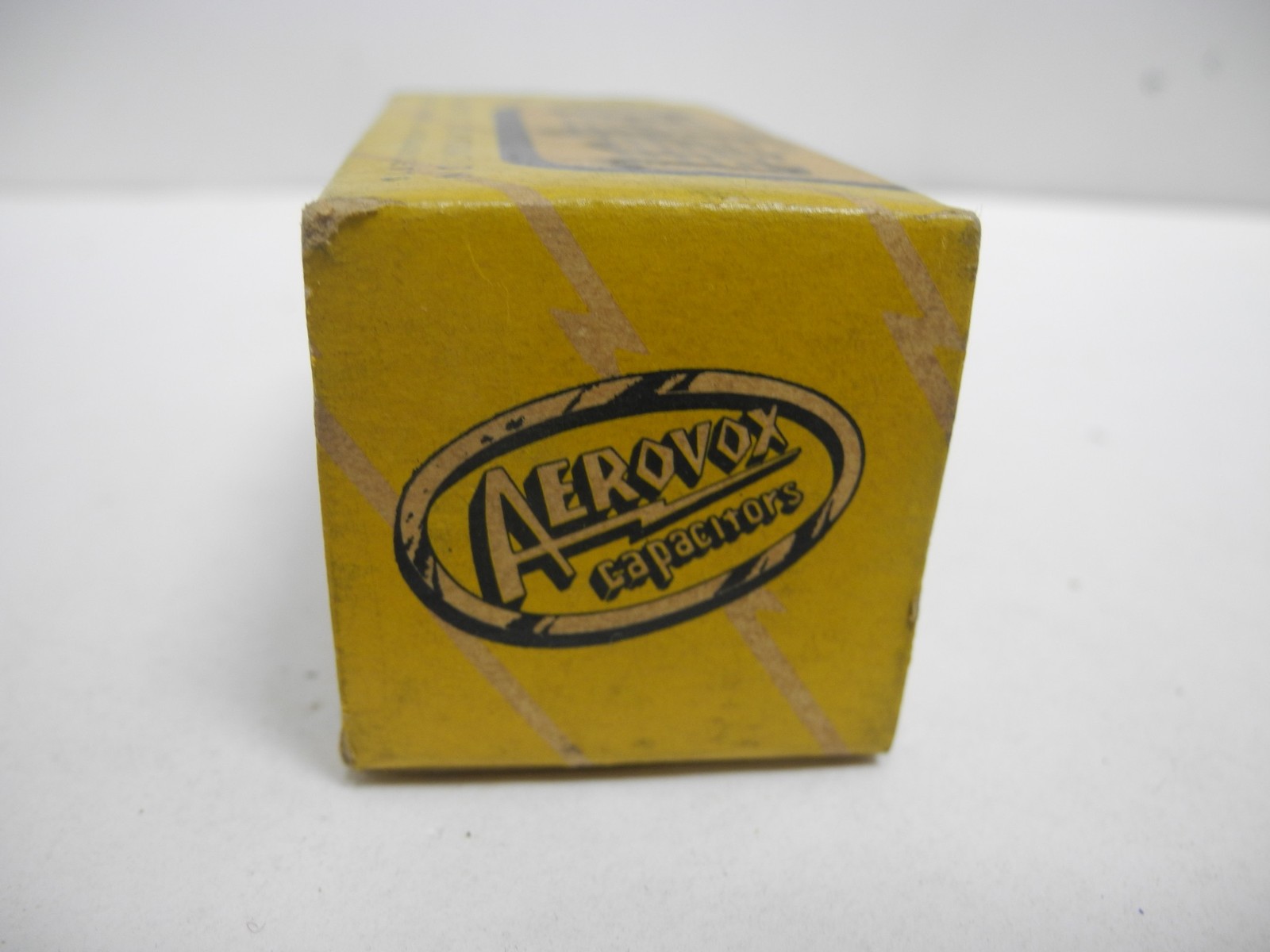 Aerovox Capacitor 2089M .05 MFD 2000 V with Box New Old Stock