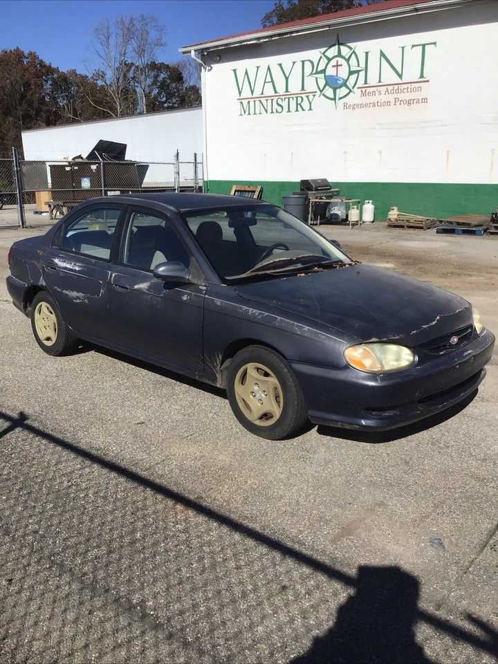 Kia Sephia 2001 Ls  - Image 2 of 4