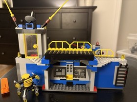 LEGO 76018 - Marvel Hulk Lab Smash - all pieces and 3 figs -Retired Set