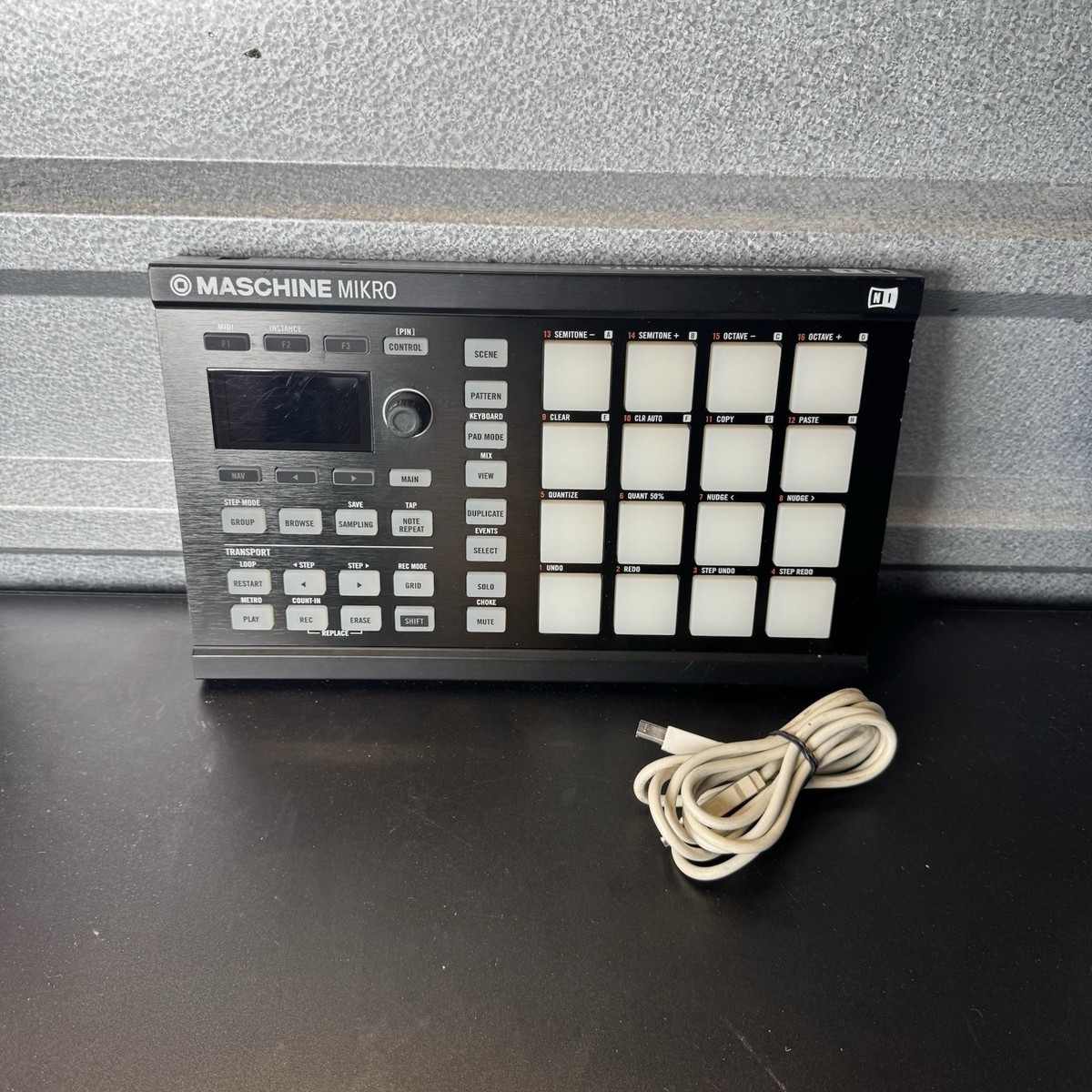 Native Instruments Maschine MK2 Groove Production Studio - Black