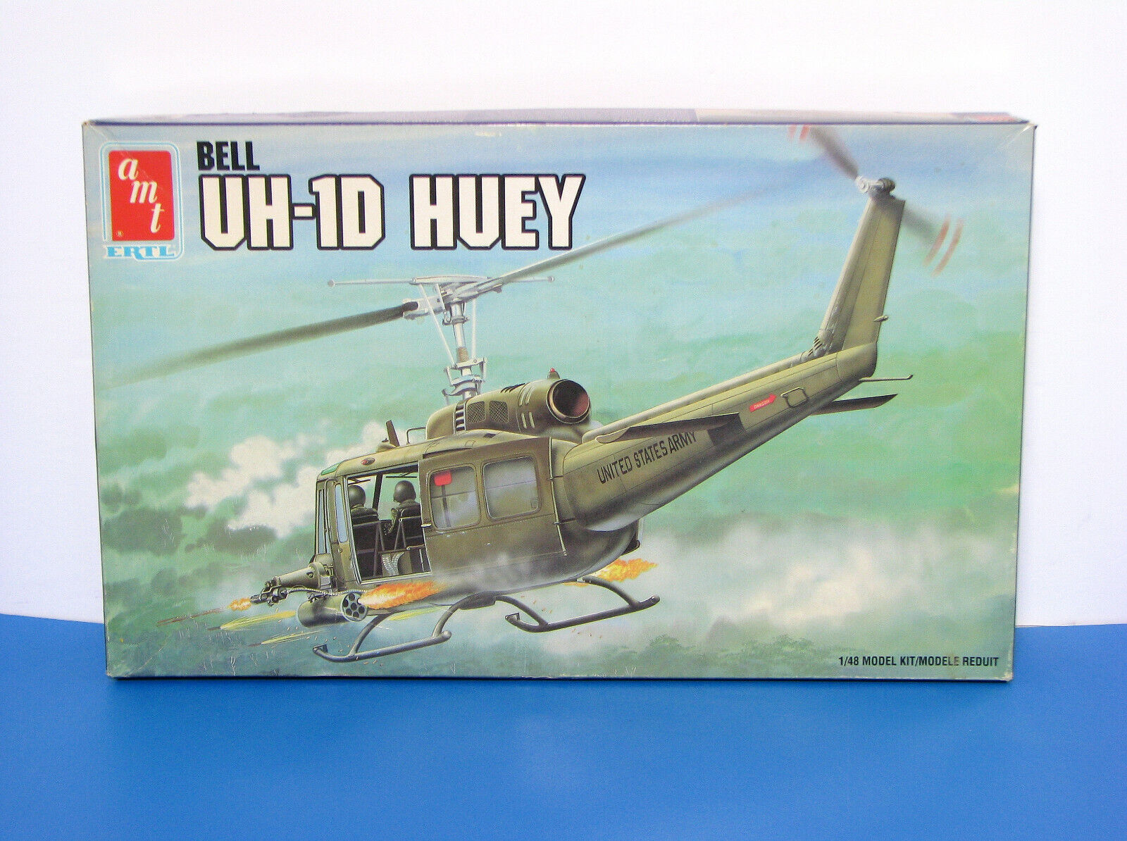 1991 NEW MADE IN ITALY AMT ERTL 1/48 BELL UH-1D HUEY HELICOPTER MODEL KIT  #8867