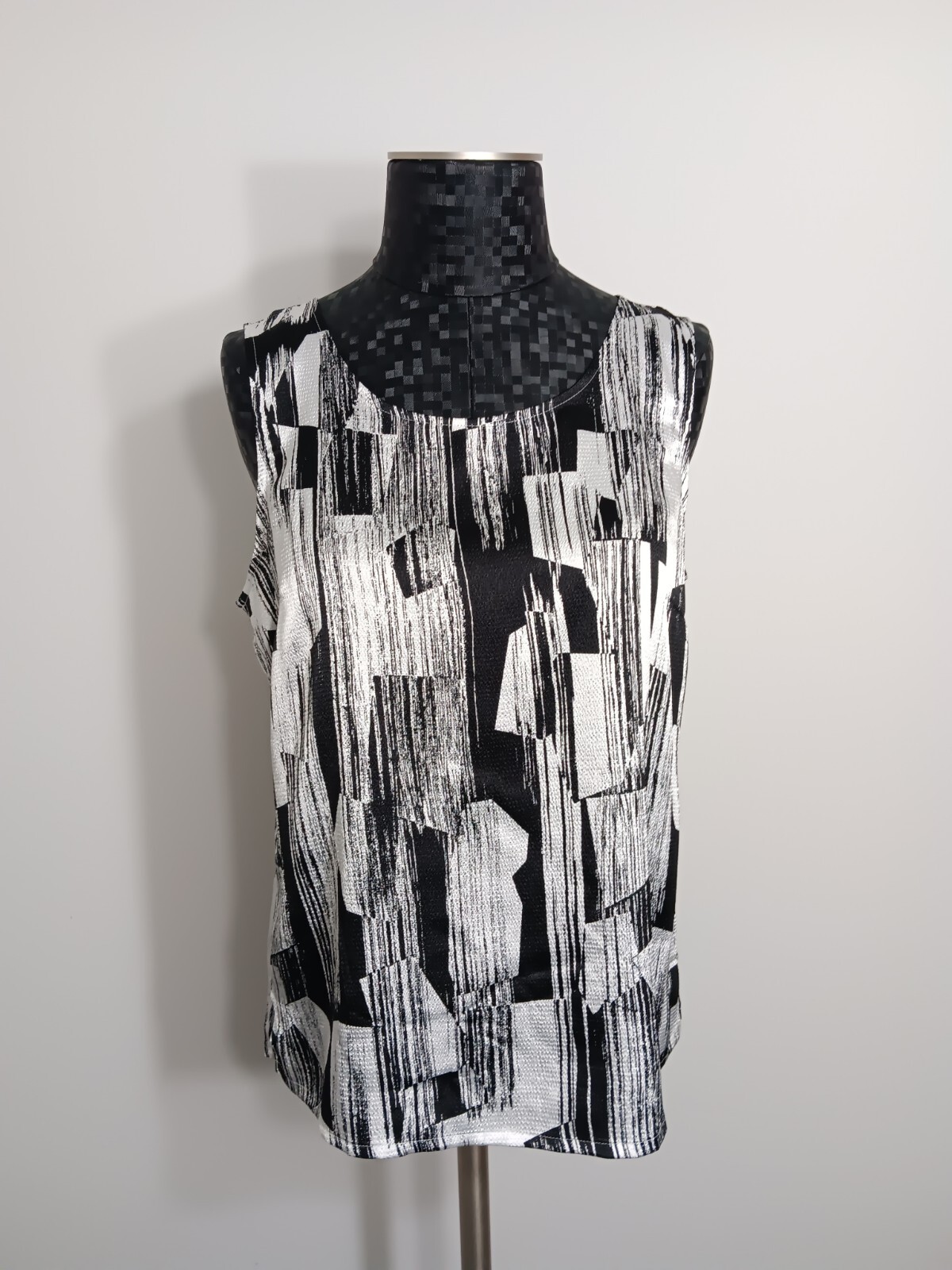 Rafael Size Medium Black & White Abstract Print T… - image 1