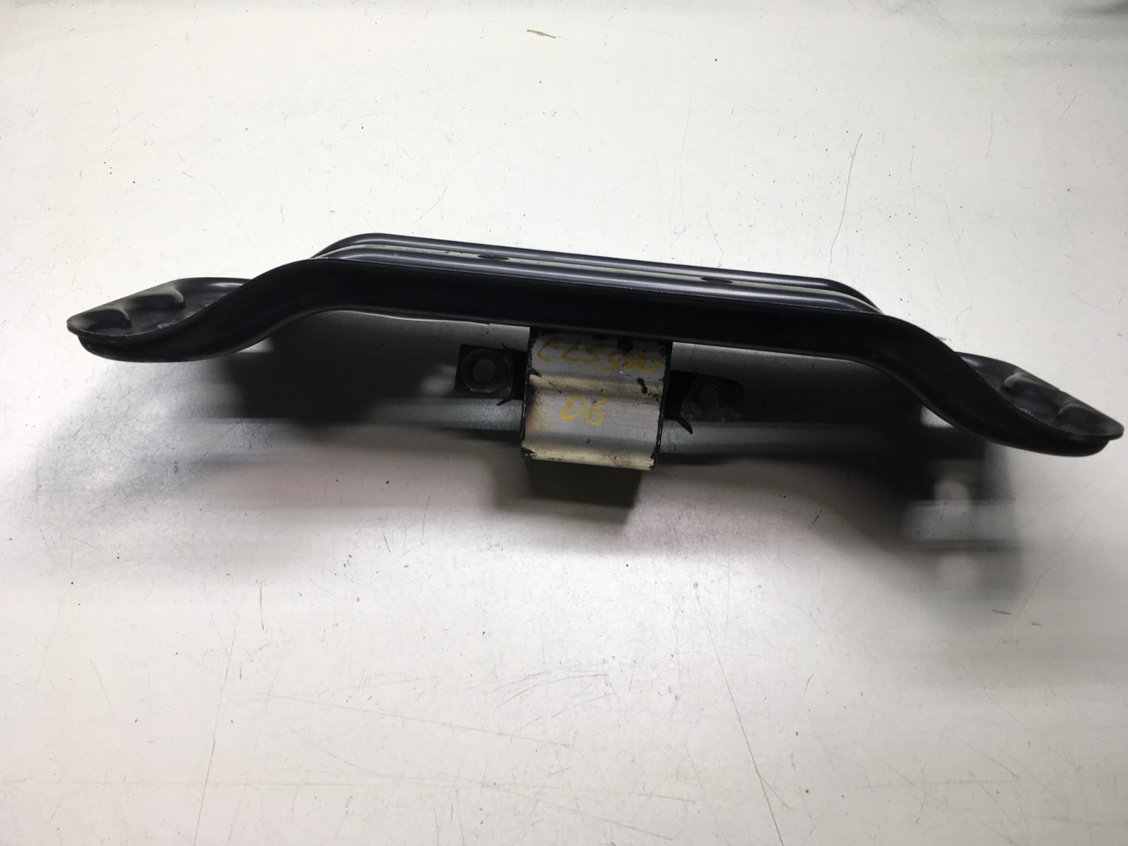 2006 MERCEDESBENZ CLS500 ENGINE TRANSMISSION MOUNT SUPPORT BRACKET