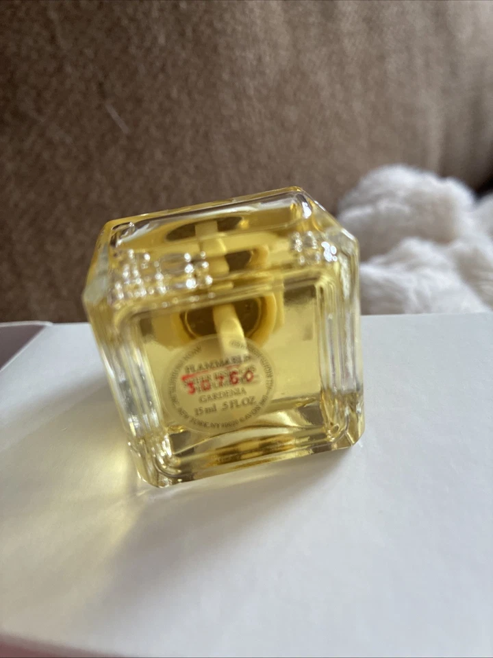 Aceite de perfume Gardenia Sheer Essence Gardenia de Avon 15 ml 0,5 FL OZ de colección Foto 3 de 4