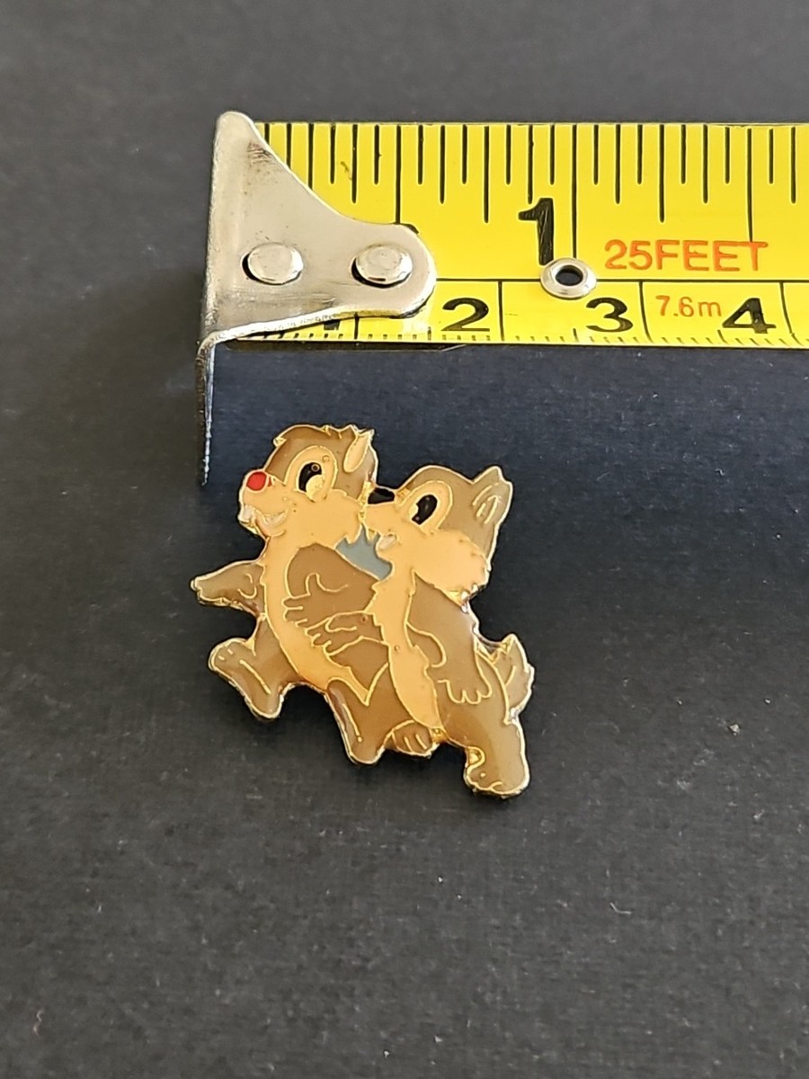 CHIP & DALE VINTAGE ORIGINAL WALT DISNEY RETRO ENAMEL PIN PINBACK