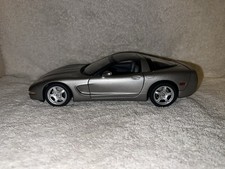 UT Models 1:18 scale 1998 Chevrolet Corvette SILVER diecast Opening Doors Hood