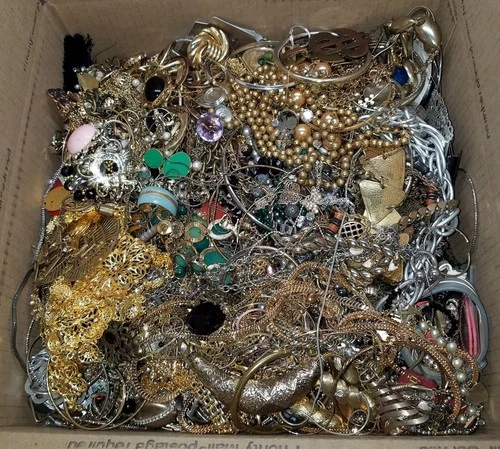 Vintage/Retro/Modern Costume Scrap/Wear Grab Bag Jewelry Lot (BOX B) ~ 21.2 LBS