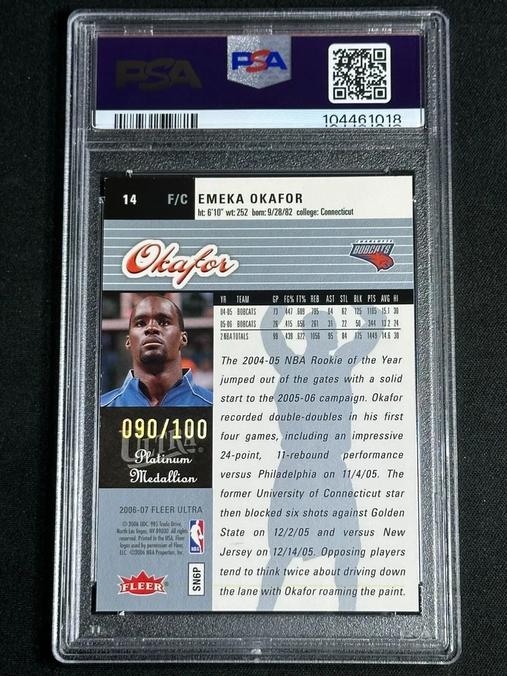 2006 Fleer Ultra Platinum Medallion Emeka Okafor #14 PSA cartão com classificação SP /100 - Imagem 2 de 2
