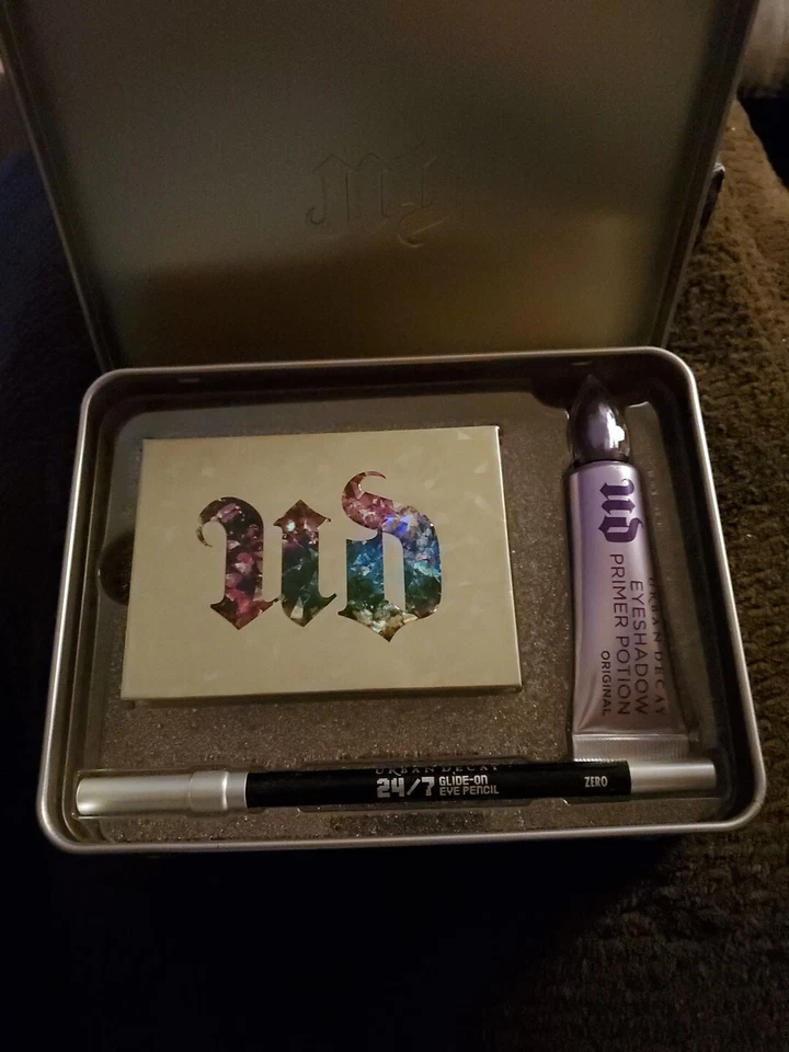 Urban Decay Major Gems Eyeshadow Palette Full Sz Primer & 24/7 Zero Liner NIB - Image 4 of 4