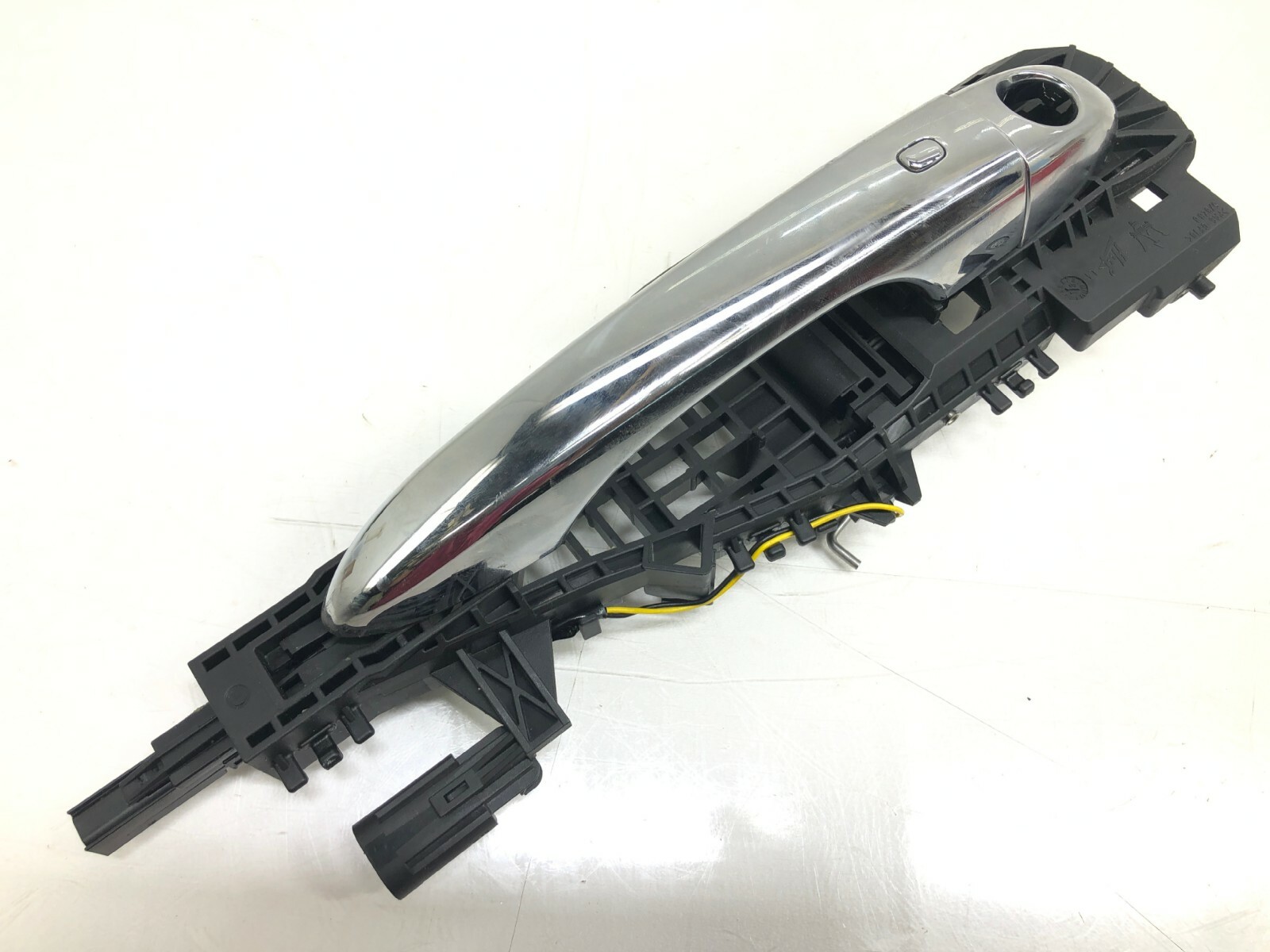 2014-2020 MASERATI QUATTROPORTE LEFT DRIVER FRONT EXTERIOR DOOR HANDLE OEM.