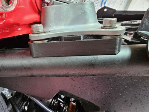 Tracer 9/GT/GT+ 2021-24 8mm Seat Mod, Seat Riser Kit. - Picture 13 of 13