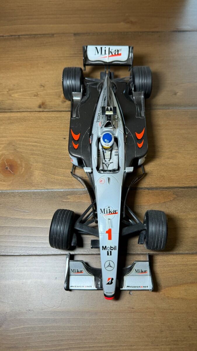McLaren Mercedes MP4-15 Champion Mika Hakkinen 2000 1:18 F1 McLaren Mercedes MP4-15 Champion Mika Hakkinen 2000 1:18 F1