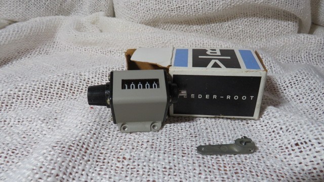 Veeder Root 727225-001 Mechanical Counter with Reset Ratchet Drive and box