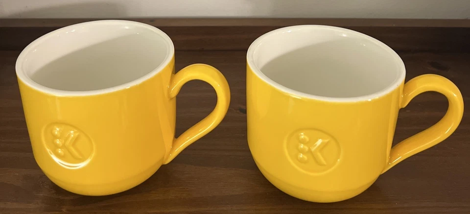 Lote 2 tazas de café de cerámica amarillas Keurig Signature logotipo en relieve 14,5 oz nuevas sin caja Foto 4 de 4