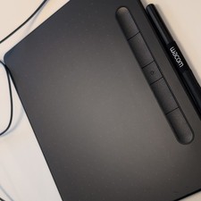 Wacom Intuos CTL-6100WL Bluetooth/USB Graphics Drawing Tablet with Pen