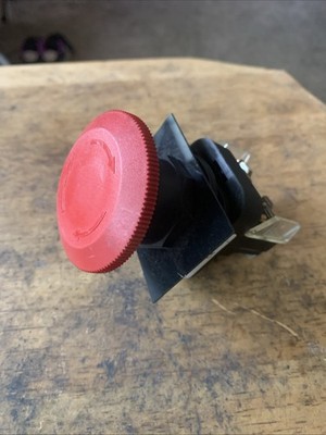 Cuttler Hammer 800H-FRXJT6A2 E-stop Button Type 4,4X, 13