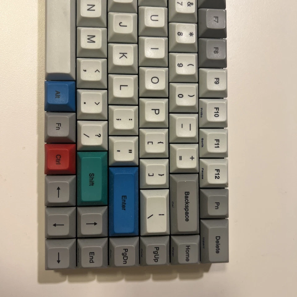 Teclado mecánico para juegos VORTEX VTG-8200 - interruptores marrón cereza mx Foto 3 de 4