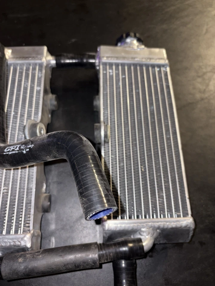 Par de mangueras de radiadores de aluminio para Yamaha YZ125 YZ 125 1996-2001 96 97 98 00 01 Foto 4 de 4