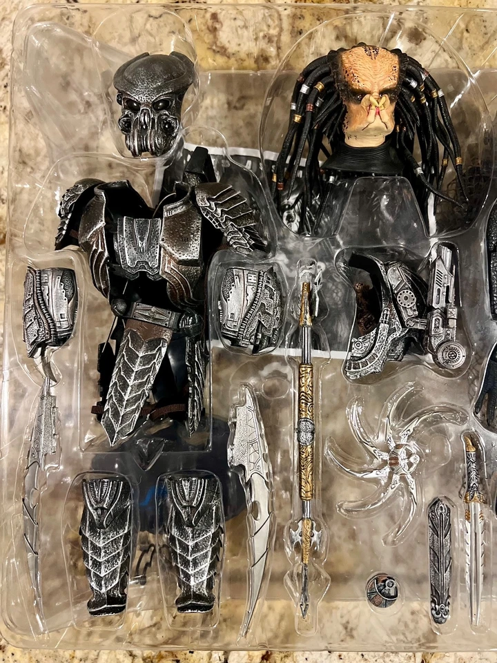 Hot Toys AVP CELTIC PREDATOR 1/6 Fig 2005 AVP MMS09 MIB RARE 1st Ed US Seller - Image 3 of 4