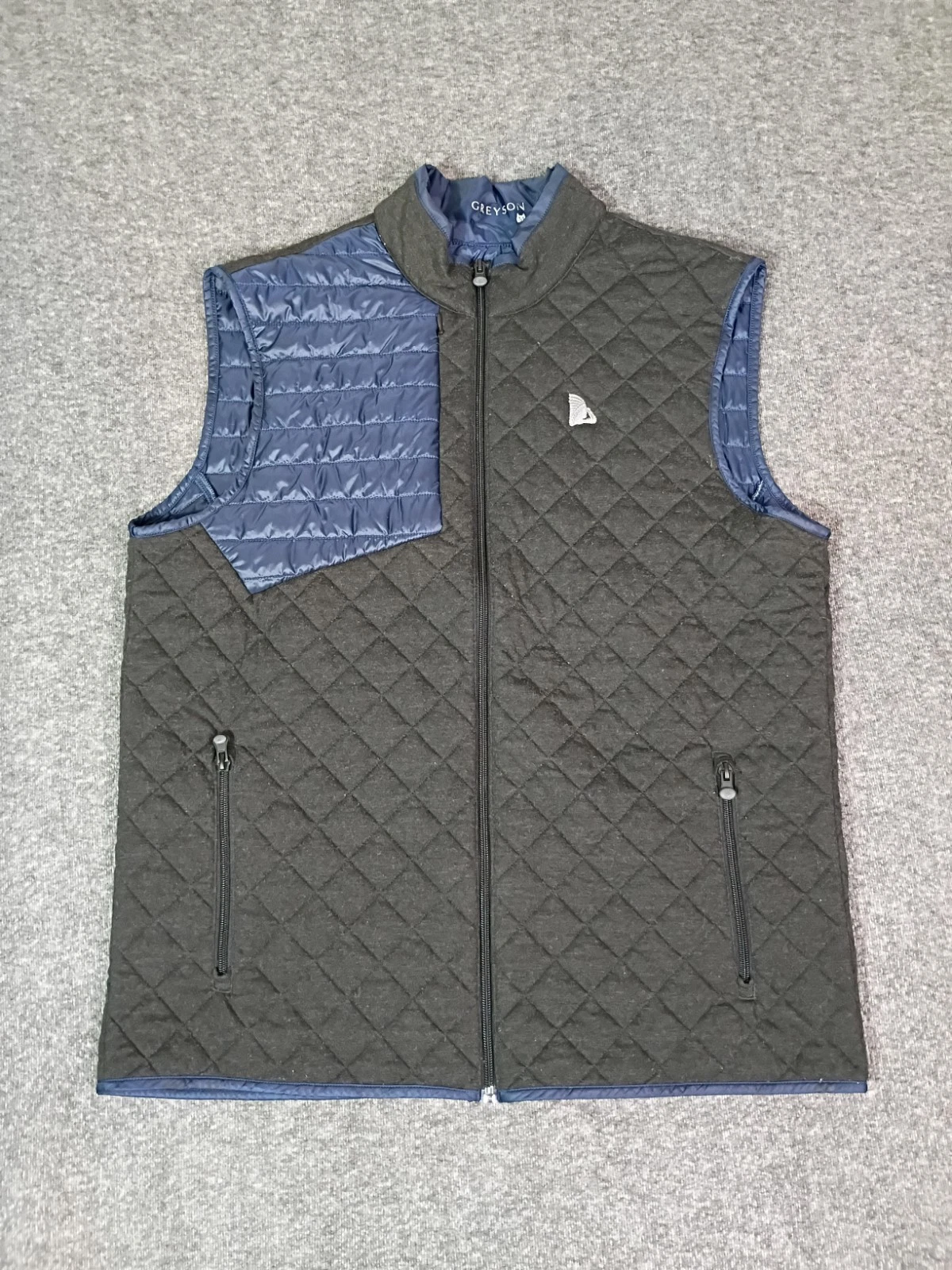 Greyson Yukon X Lite Quilted Vest Mens M Full Zip Golf Blue Dark Gray Logo Chest