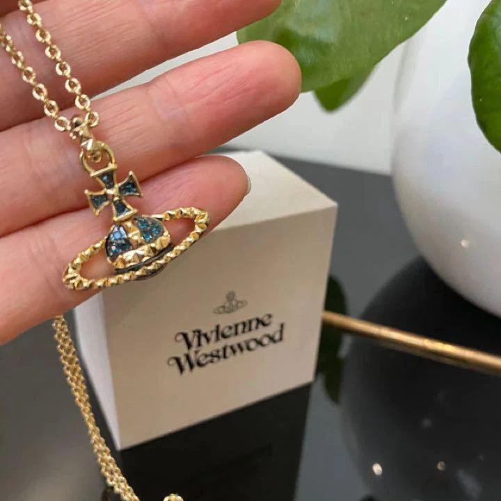 Vivienne westwood necklace womens deals
