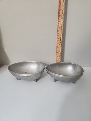 NORDIC WARE Vintage Easter Egg Shaped Cake or Candy Pan Mold Metal Cast Aluminum
