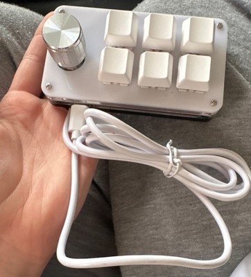 6-Key USB Wired Macro Keypad Controller with Rotary Knob Dial, White