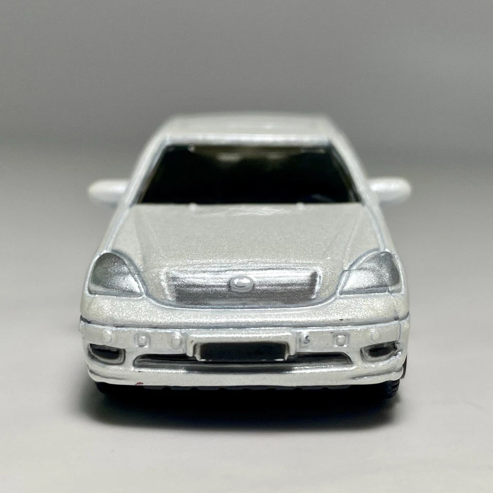MotorMax #6064 Lexus LS430 1:64 Diecast Diorama Model Car Pearl White - Image 2 of 4