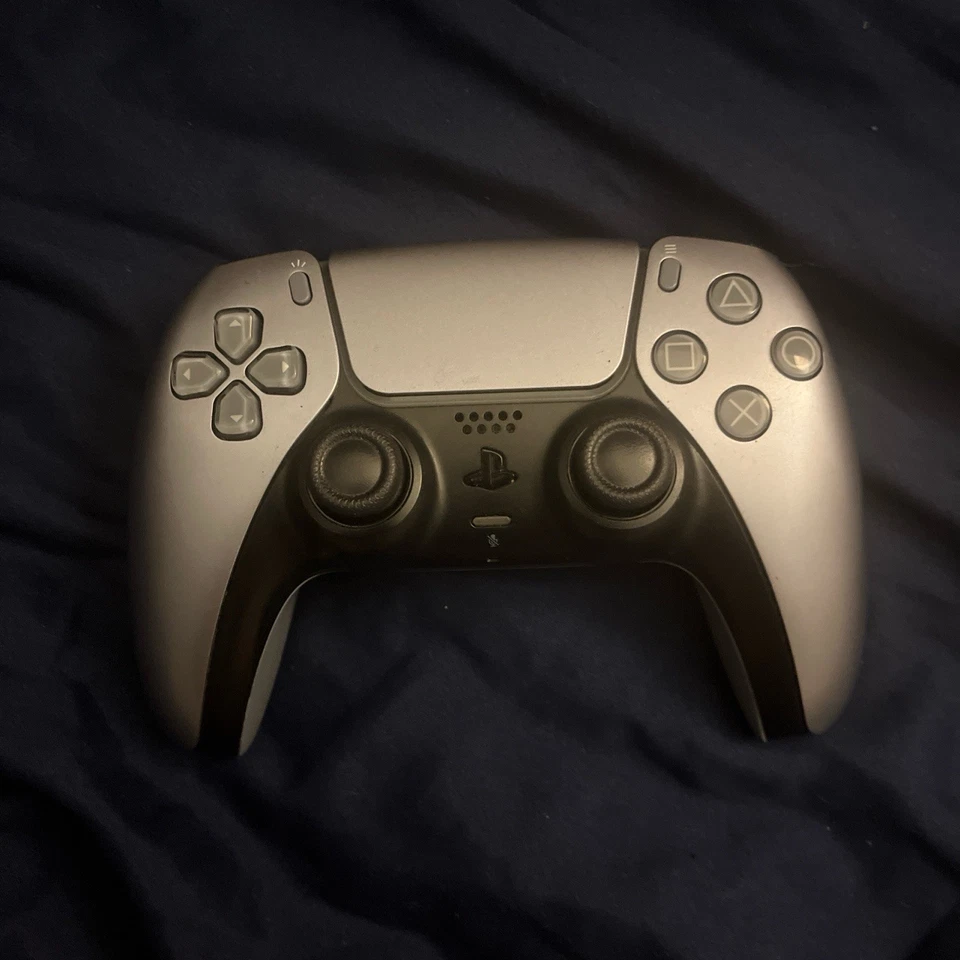 PS5 Controller  - Image 2 of 2