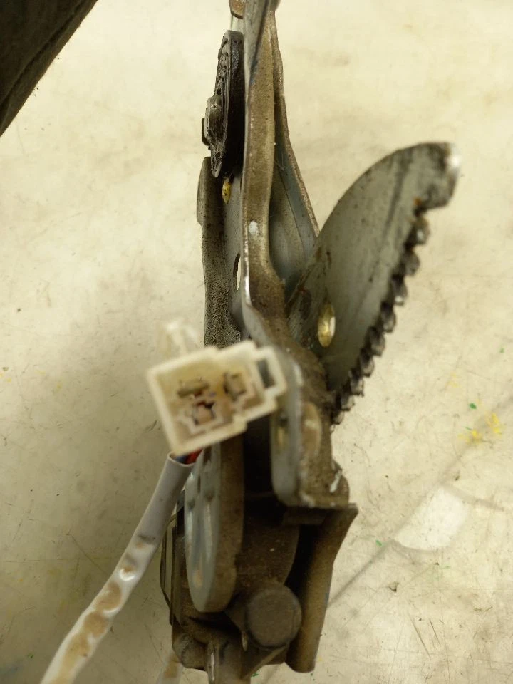 REGULADOR VENTANA DELANTERA IZQUIERDA TOYOTA LAND CRUISER L 91-98 Foto 4 de 4