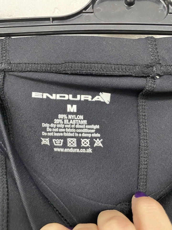 Endura Black Knee Length Padded Cycling Shorts Size M PK - Image 4 of 4
