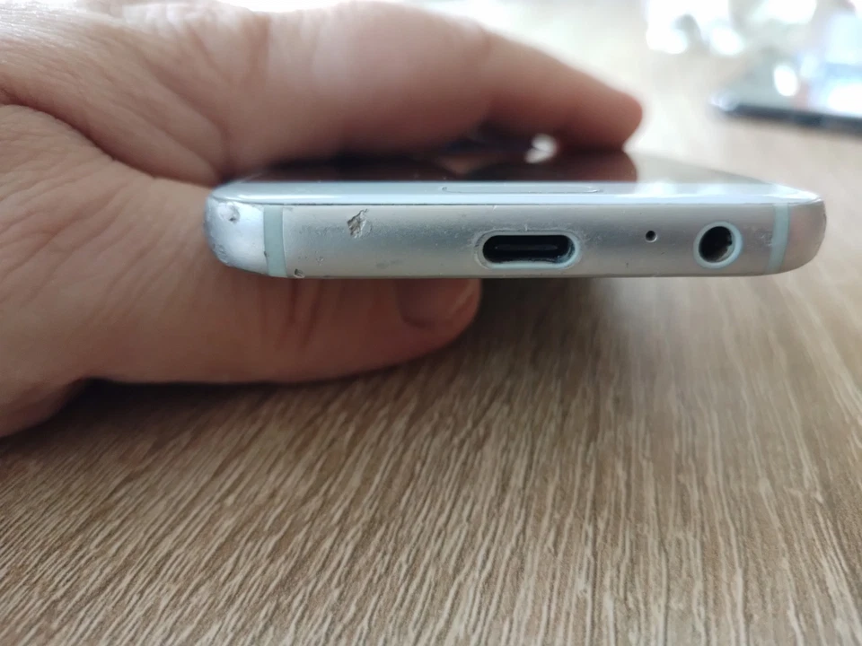 Samsung Galaxy A3 SM-A320FL weiß voll funktionsfähig Telekom, Foto 4 von 5