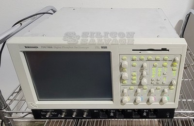 Tektronix TDS7404 4GHz 20GS/s Digital Phosphor Oscilloscope **AS-IS**