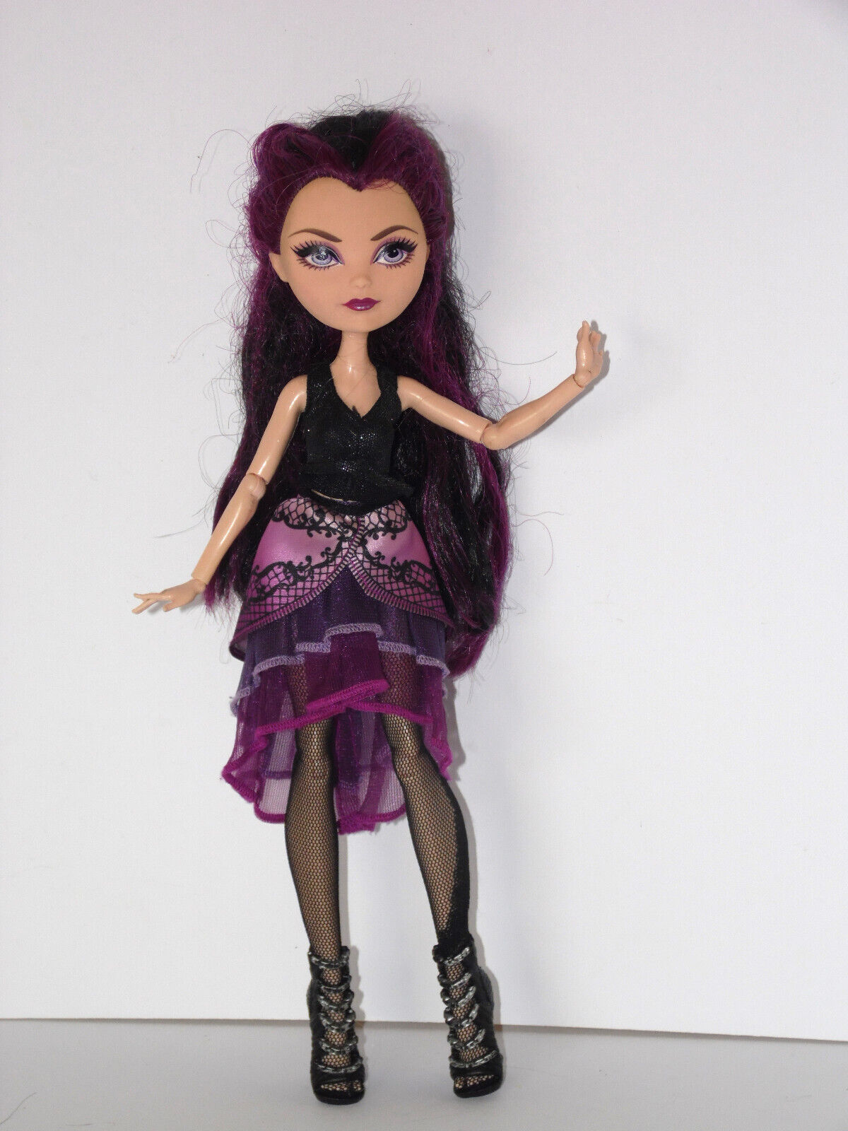 Mattel 2018 Raven Queen Ever After High First Wave Articulated Doll BBD42