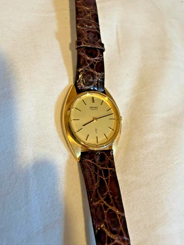 Seiko Vintage Lady Quartz Watch 232-0040 Gold Used