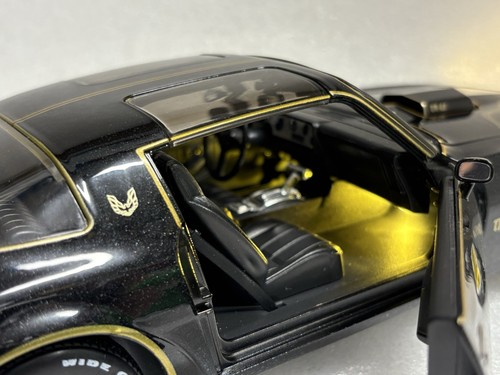 1977 Pontiac Trans Am Smokey & The Bandit WORKING LED LIGHT Bert Reynolds 1/18 - Picture 7 of 10